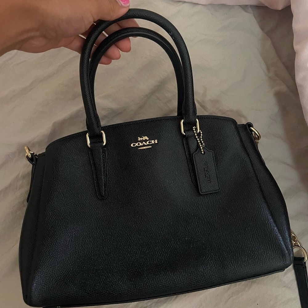 Coach black leather shoulder purse, nearly perfect condition